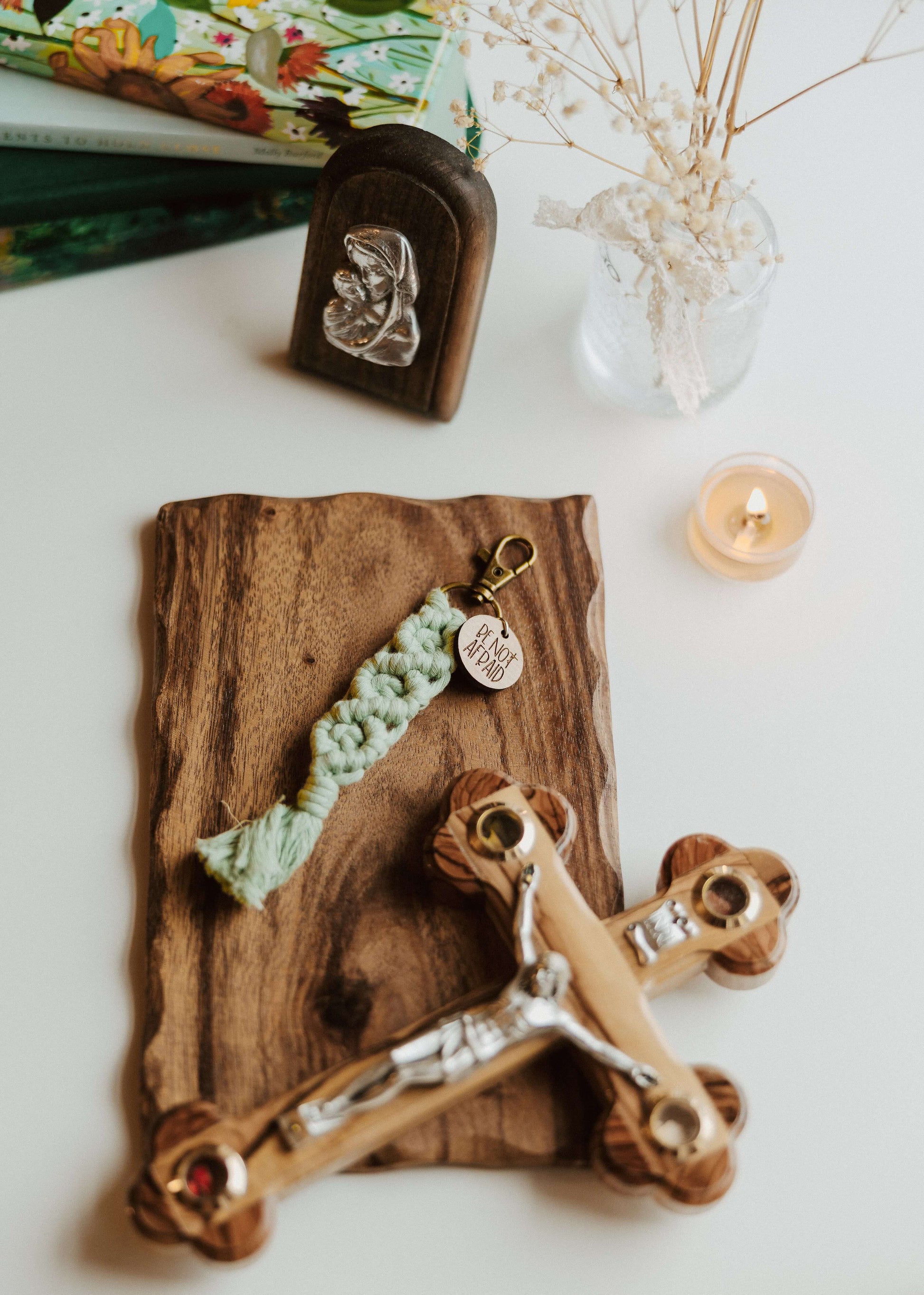 Be Not Afraid - Catholic Macrame Keychain