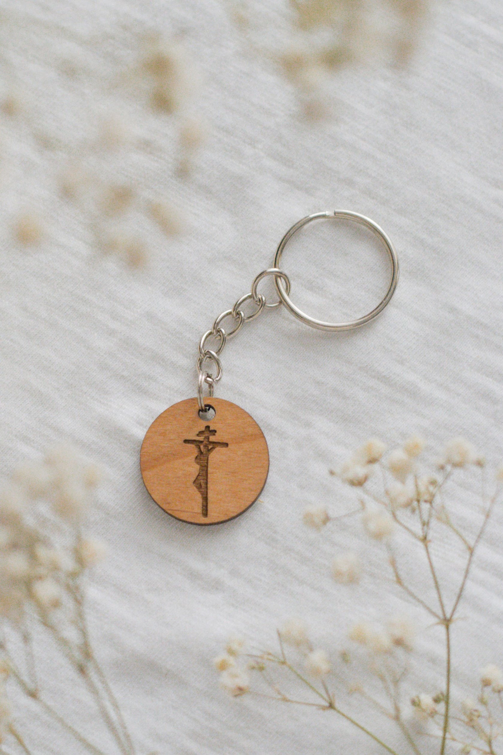 Crucifixion- Catholic Wood Keychain – Saint Clare and Francis