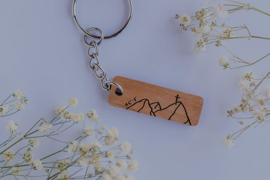 Verso L'Alto - Catholic Wood Keychain